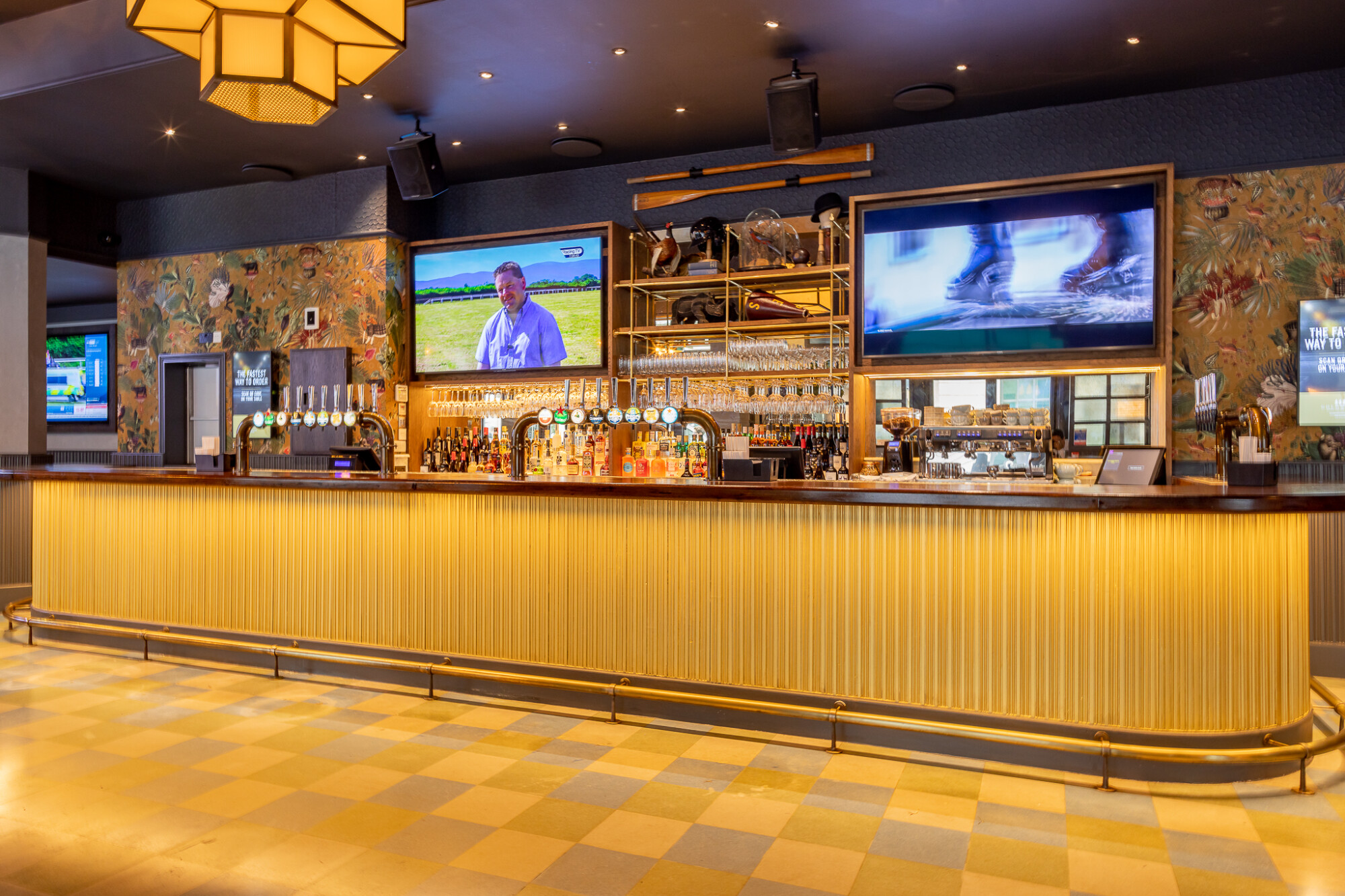 Goldwood Sports Pub & Kitchen sports pubs in London FANZO