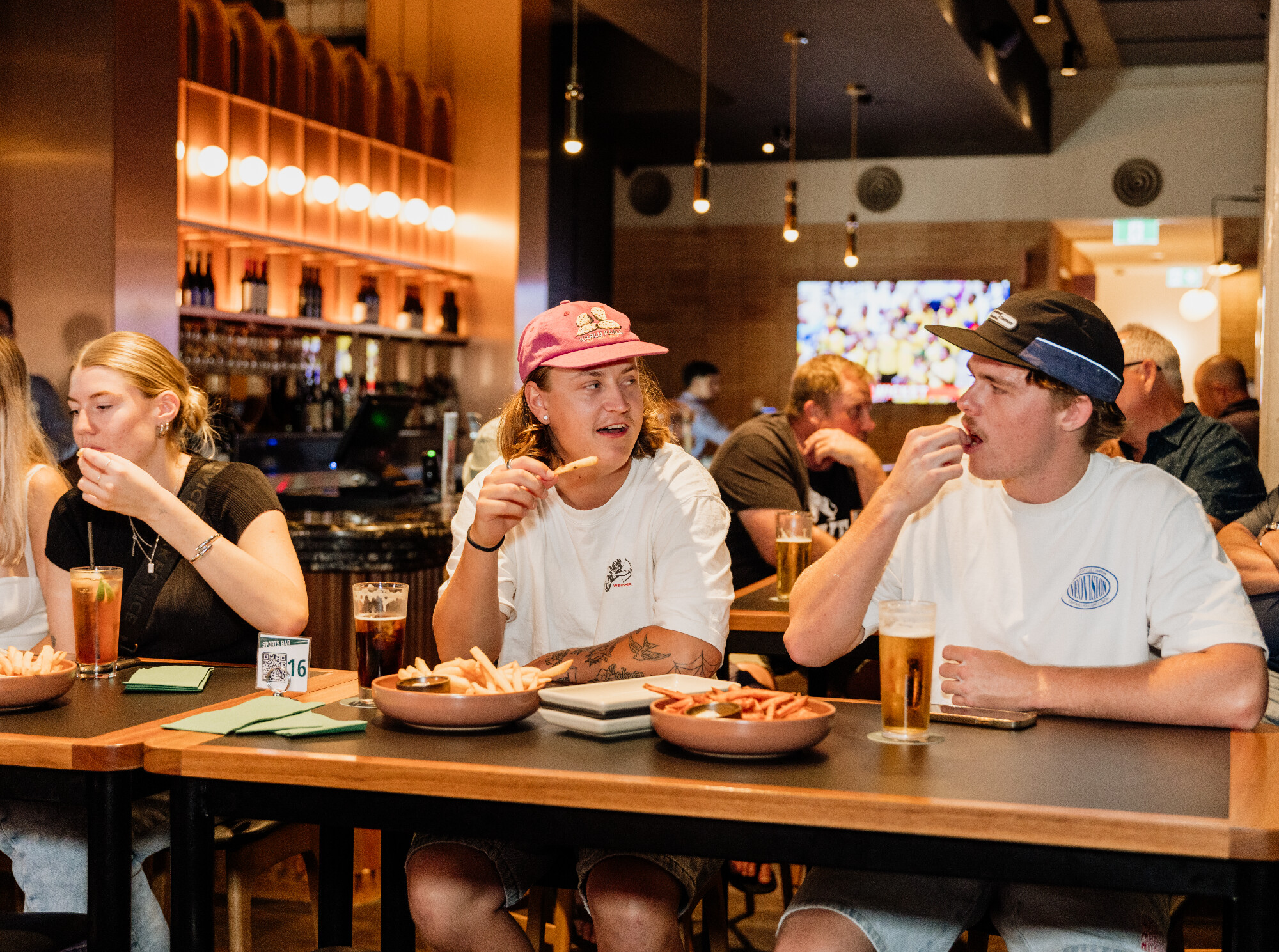The Bower Tree in Sippy Downs : Reviews & Booking | FANZO