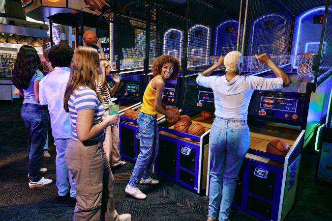 Dave & Buster's @ Springfield | Sports Bar in Springfield