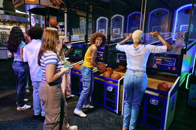 Dave & Buster's @ Tempe | Sports Bar in Tempe