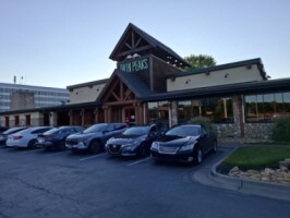 Twin Peaks Restaurant @ Kennesaw | Sports Bar in Kennesaw