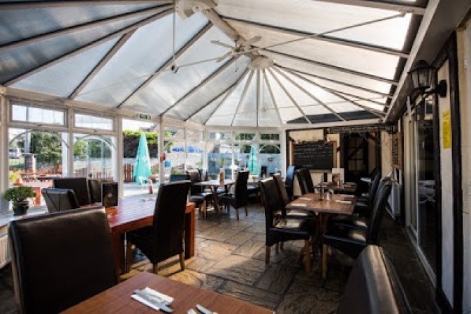 White Lion Hotel | sports pubs in Seaford | FANZO